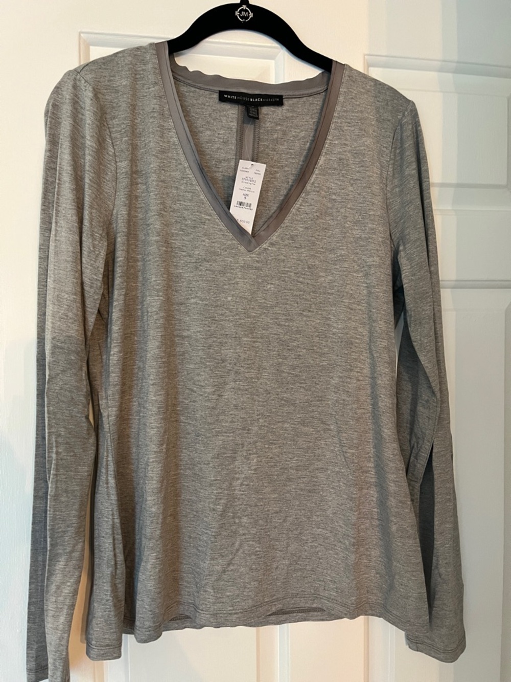 White House Black Market Light Gray V-Neck Long Sleeve Top